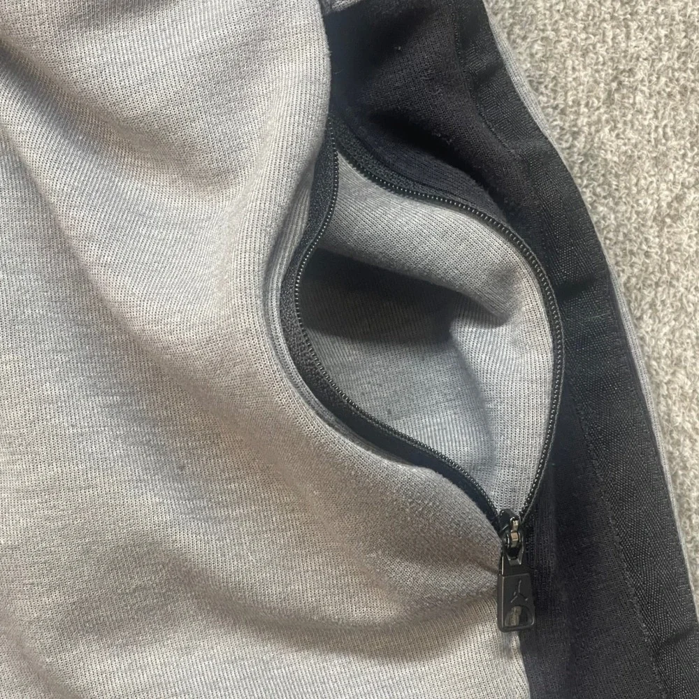 Air Jordan Dri-FIT Sport DNA Joggers DQ7320-091 Gray Black Slim Fit Men Small